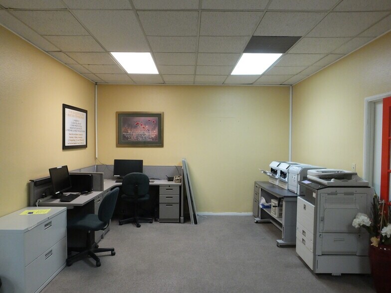 More Photos Of 44143-44147 20th St W, Lancaster Medical For Sale