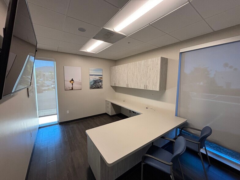 More Photos Of 950 Boardwalk, San Marcos Office For Sale