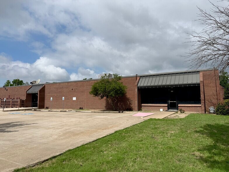 More Photos Of 2424 W Pleasant Run Rd, Lancaster Medical For Lease