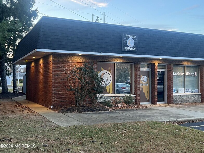 More Photos Of 4-12 Merchants Way, Colts Neck Freestanding For Lease