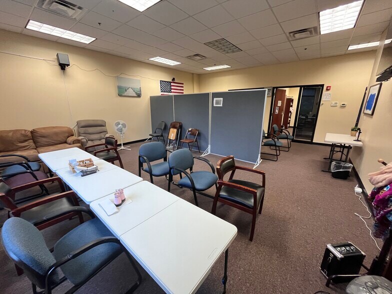 More Photos Of 235 Remington Blvd, Bolingbrook Office For Lease