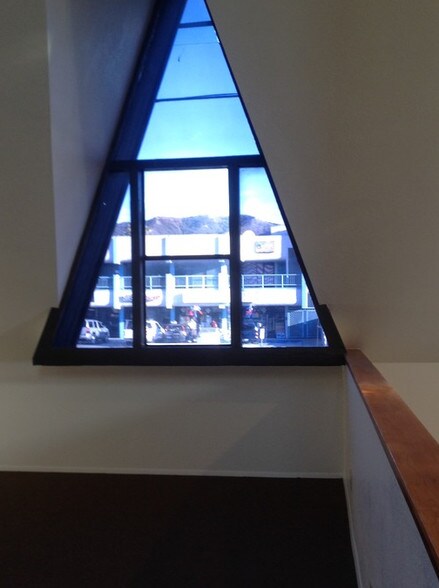 More Photos Of 7841 Foothill Blvd, Sunland Storefront Retail Residential For Lease