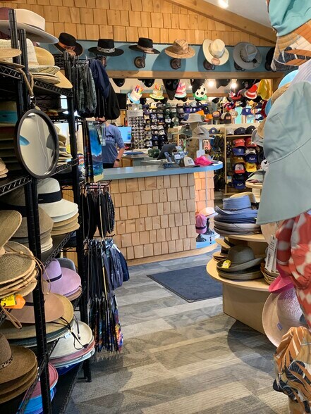 More Photos Of 4075 WI-42 Hwy, Fish Creek General Retail For Sale