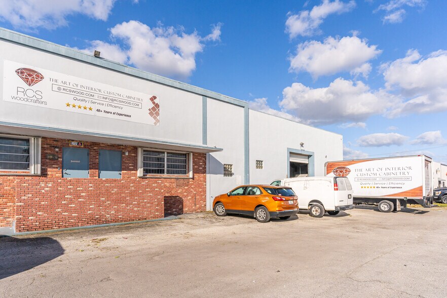 More Photos Of 1051 E 24th St, Hialeah Warehouse For Sale