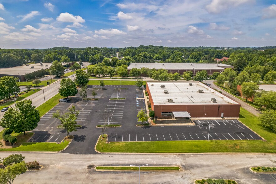 More Photos Of 2080 Brentwood St, High Point Office For Lease