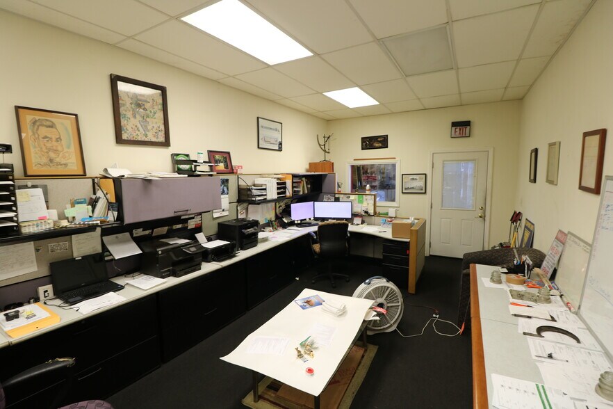 More Photos Of 703 Van Rossum Ave, Beverly Industrial For Sale
