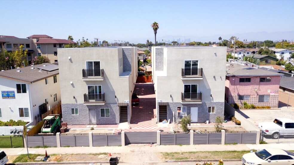 Primary Photo Of 127 E 88th St, Los Angeles Apartments For Sale