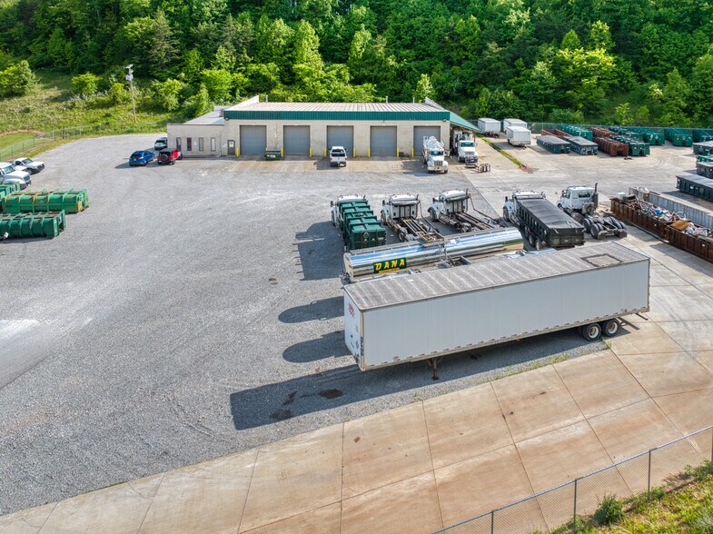 More Photos Of 167 Clinton Ave, Parkersburg Warehouse For Lease
