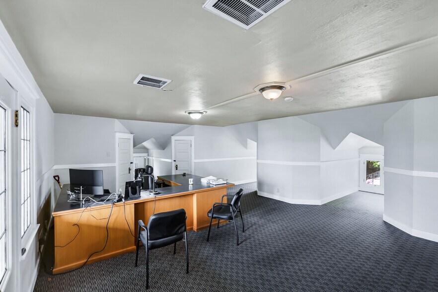 More Photos Of 820 W 7th Ave, Spokane Office Residential For Sale