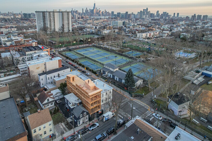 More Photos Of 206 Bergenline Ave, Union City Land For Sale