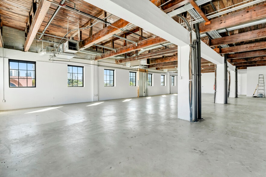 More Photos Of 2509 N Miami Ave, Miami Loft Creative Space For Lease