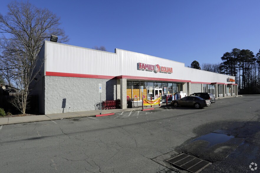 More Photos Of 1113-1121 E 11th St, Siler City Unknown For Lease