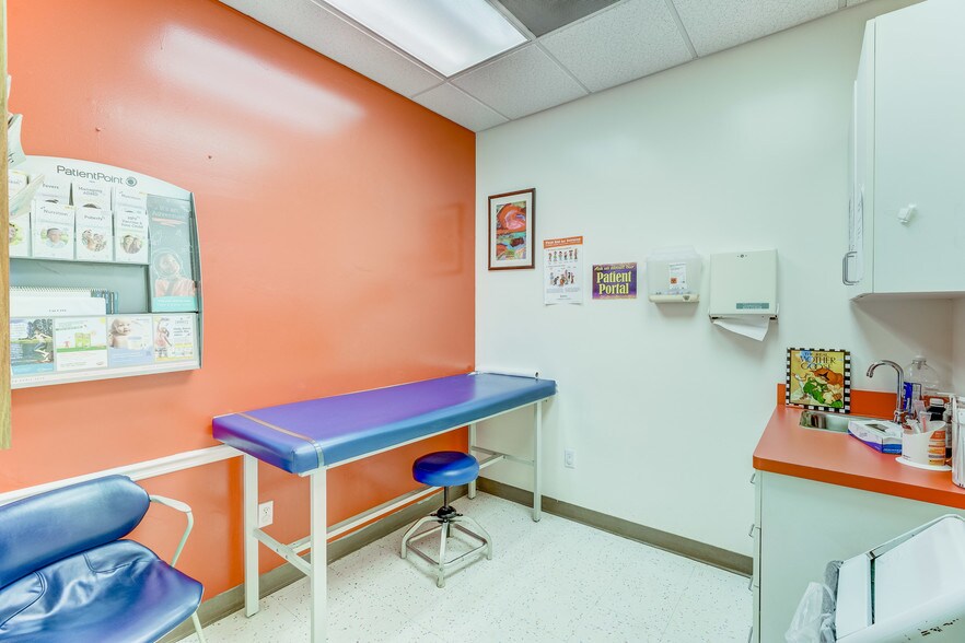 More Photos Of 5205 Village Blvd, West Palm Beach Medical For Lease