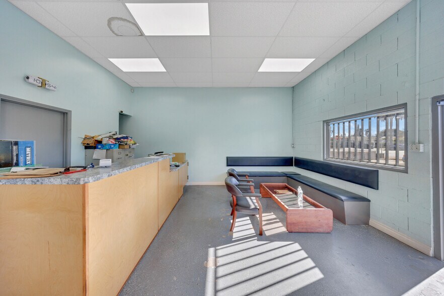 More Photos Of 4401 Beverly Blvd, Los Angeles Auto Repair For Sale