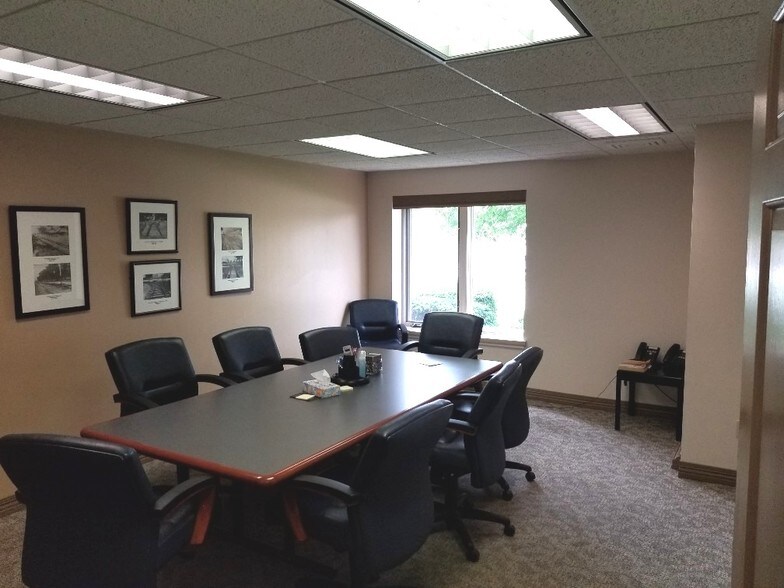More Photos Of 901 S Whitney Way, Madison Office For Lease