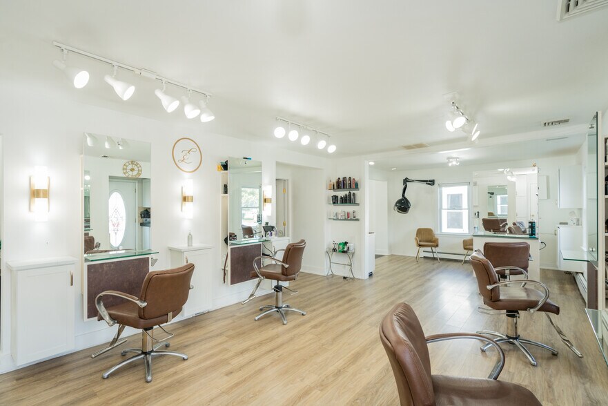 Primary Photo Of 1830 Western Ave, Albany Freestanding For Sale