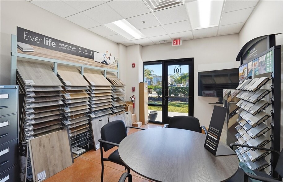 More Photos Of 4224 Solutions Ln, Bradenton Warehouse For Sale