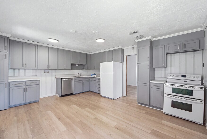 More Photos Of 4170-4174 Broadway, Grove City Multifamily For Sale