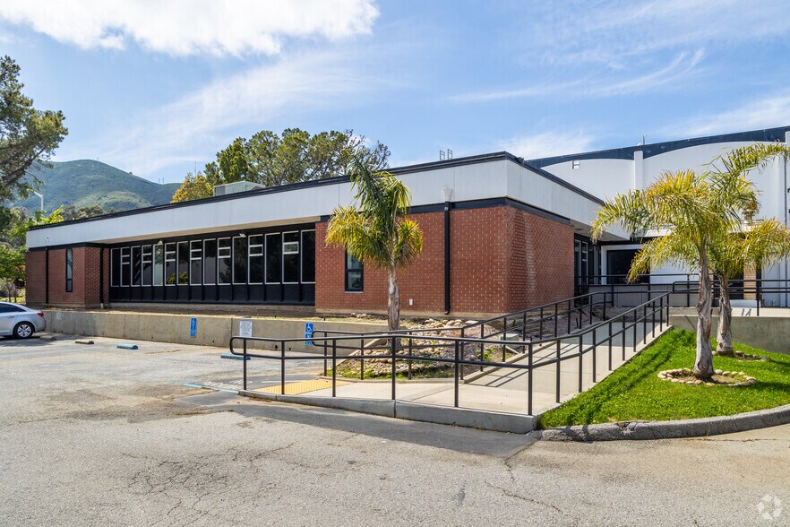 More Photos Of 430 Valley Dr, Brisbane Warehouse For Lease