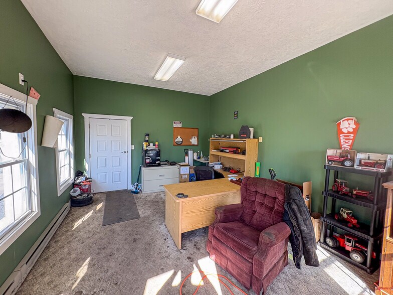 More Photos Of 3867 Seneca Tpke, Canastota Warehouse For Sale