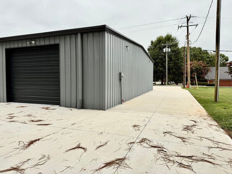 More Photos Of 1714 Circle Rd, Easley Warehouse For Sale