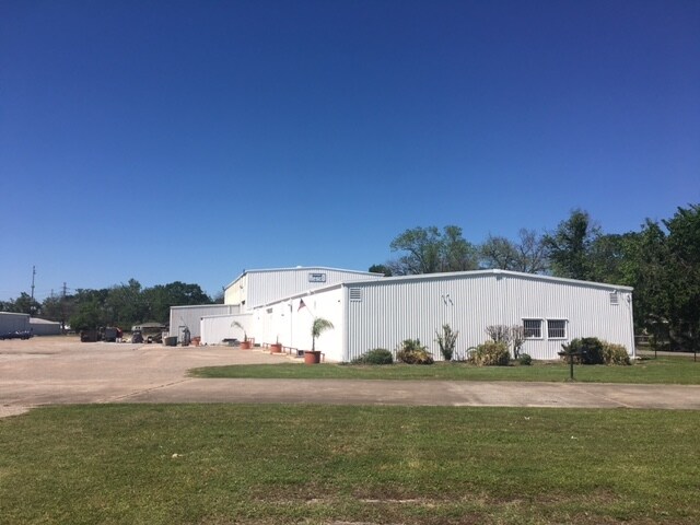 More Photos Of 6011-6019 Gold St, Houston Warehouse For Sale