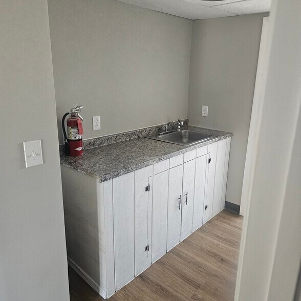 More Photos Of 4416 Fitch Ave, Nottingham Medical For Lease