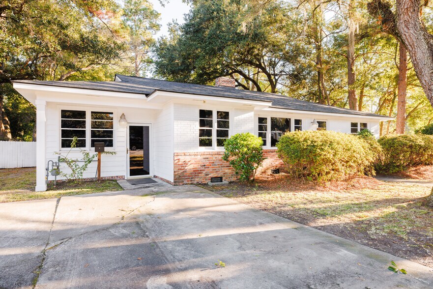 More Photos Of 112 E Derenne Ave, Savannah Office For Sale