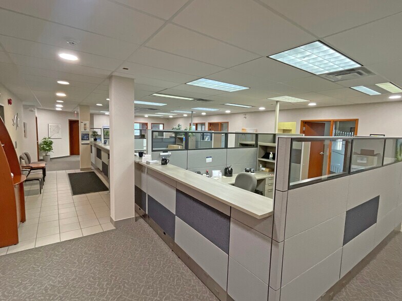 More Photos Of 405 Riverview Dr, Chatham Office For Sale