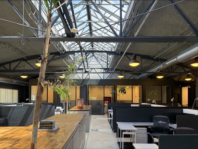 More Photos Of 1200 N Branch St, Chicago Office For Lease