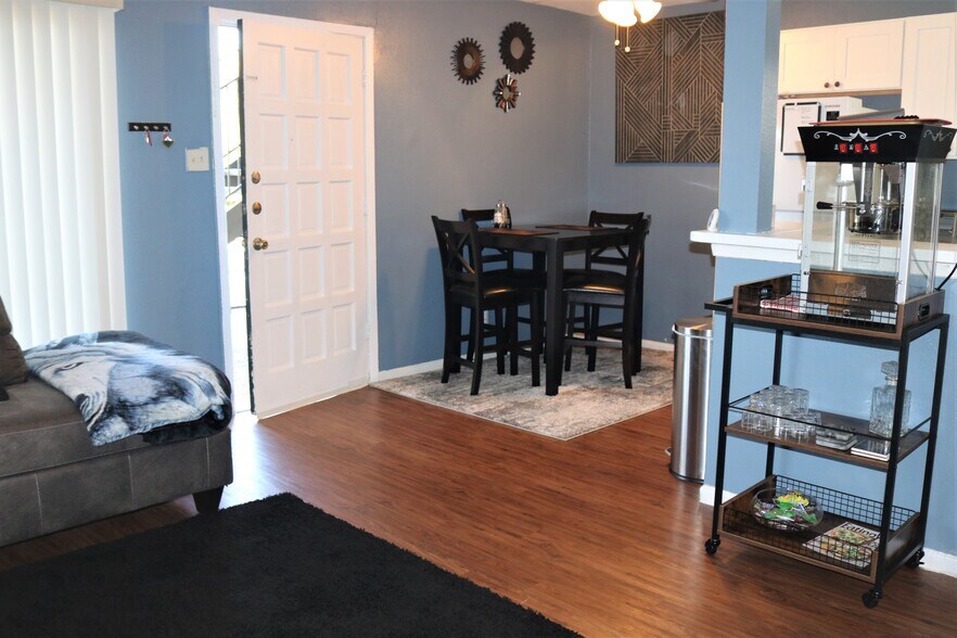 More Photos Of 216 Lucas St, San Antonio Apartments For Sale