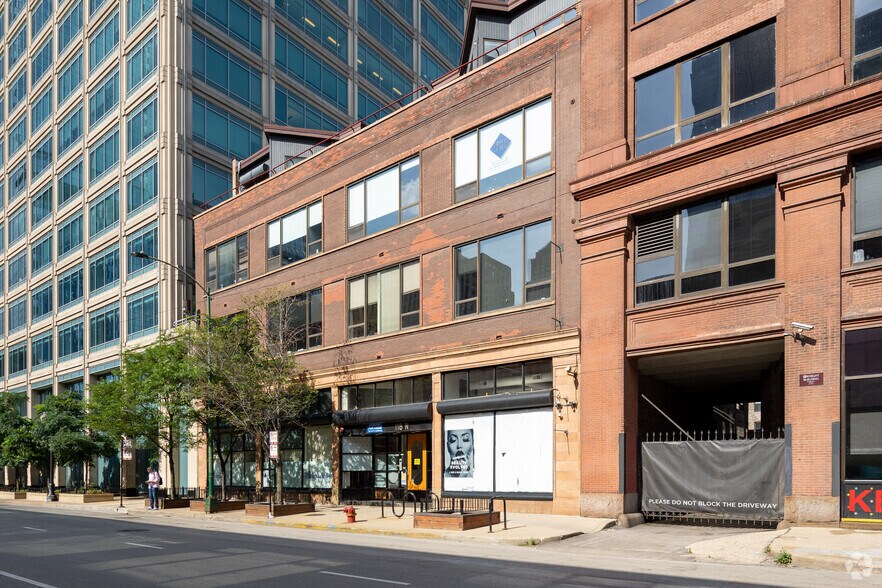 More Photos Of 118 N Clinton St, Chicago Loft Creative Space For Lease