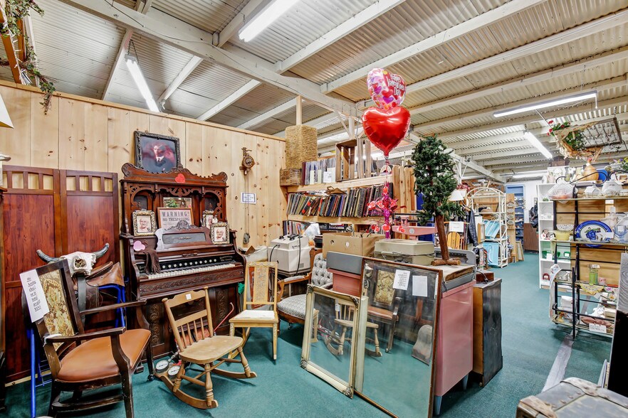 More Photos Of 502 W 6th St, Beaumont Freestanding For Sale