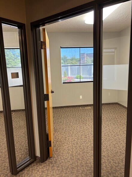 More Photos Of 3724 N Plantation River Dr, Boise Office For Sale
