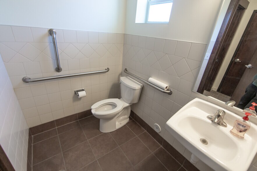 More Photos Of 197 N 290 W, Lindon Office Residential For Lease