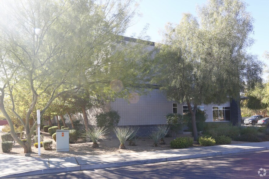 More Photos Of 4821 E Indigo St, Mesa Distribution For Sale