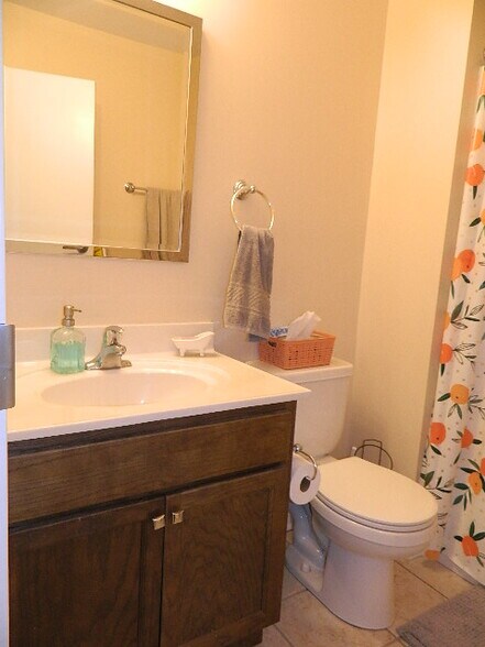 More Photos Of 1046 Terrace Dr, Marion Flex For Sale