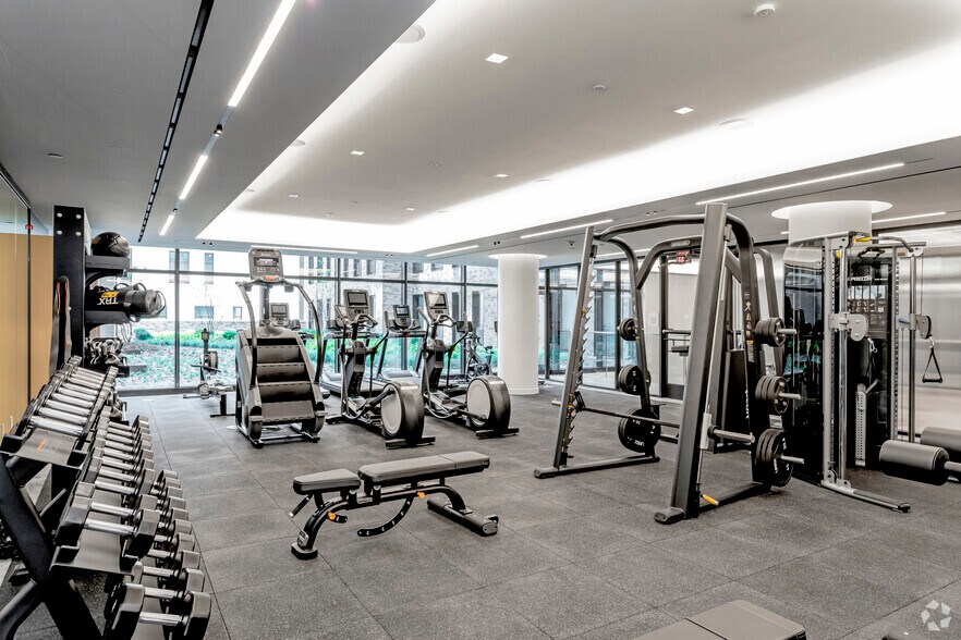 More Photos Of 555 E St SW, Washington Apartments For Lease