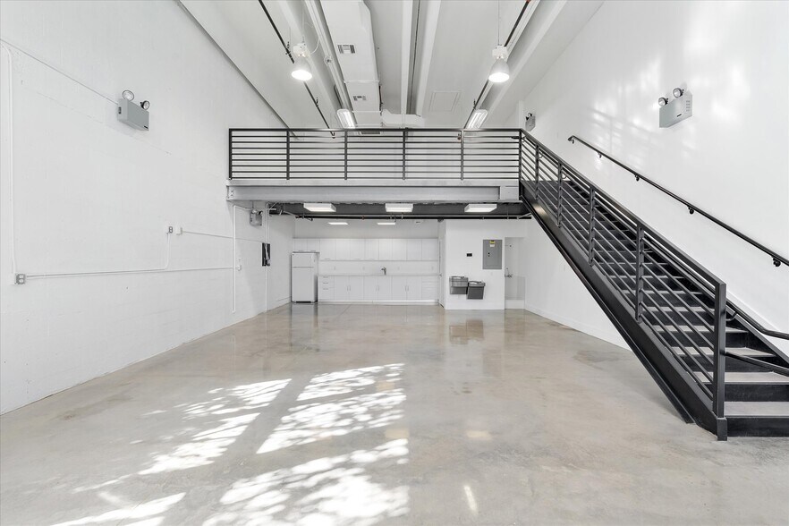 More Photos Of 64 NW 54th St, Miami Loft Creative Space For Sale