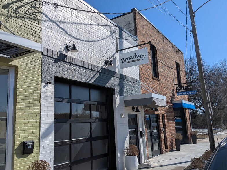 More Photos Of 115 S Main St, Hopewell Freestanding For Lease