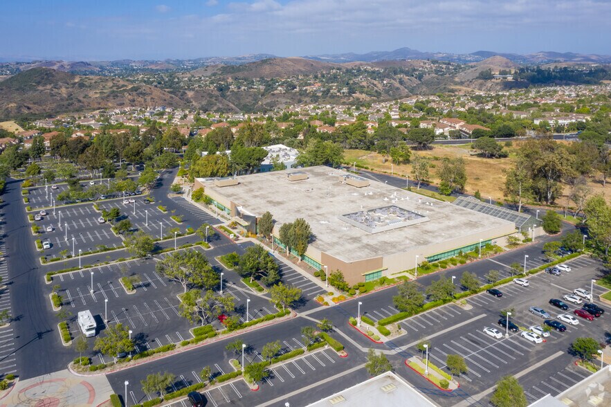 More Photos Of 1535 Rancho Conejo Blvd, Thousand Oaks Unknown For Lease