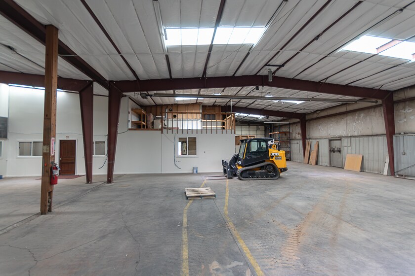 More Photos Of 1712 1st Ave, Greeley Warehouse For Sale