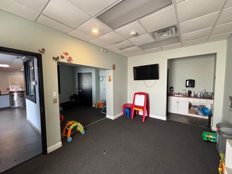 More Photos Of 14653 Us-17 Hwy N, Hampstead Health Club For Lease