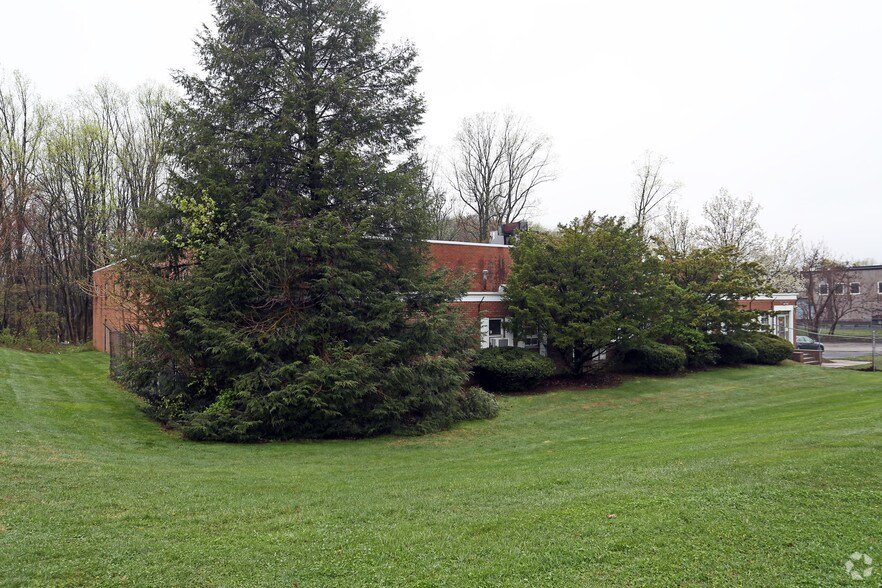 More Photos Of 3020 Darnell Rd, Philadelphia Warehouse For Lease