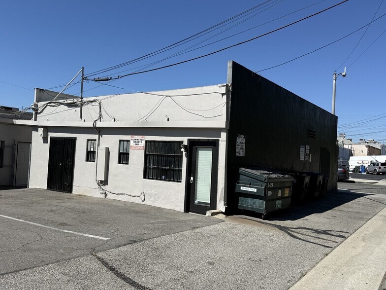 More Photos Of 4017-4029 W Burbank Blvd, Burbank Storefront For Lease