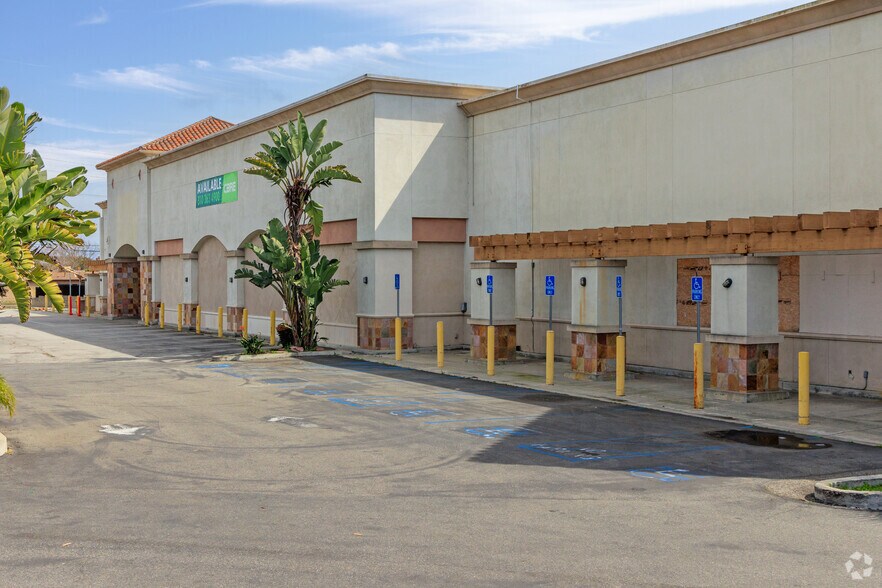 More Photos Of 3380 N Los Coyotes Diagonal, Long Beach Supermarket For Sale