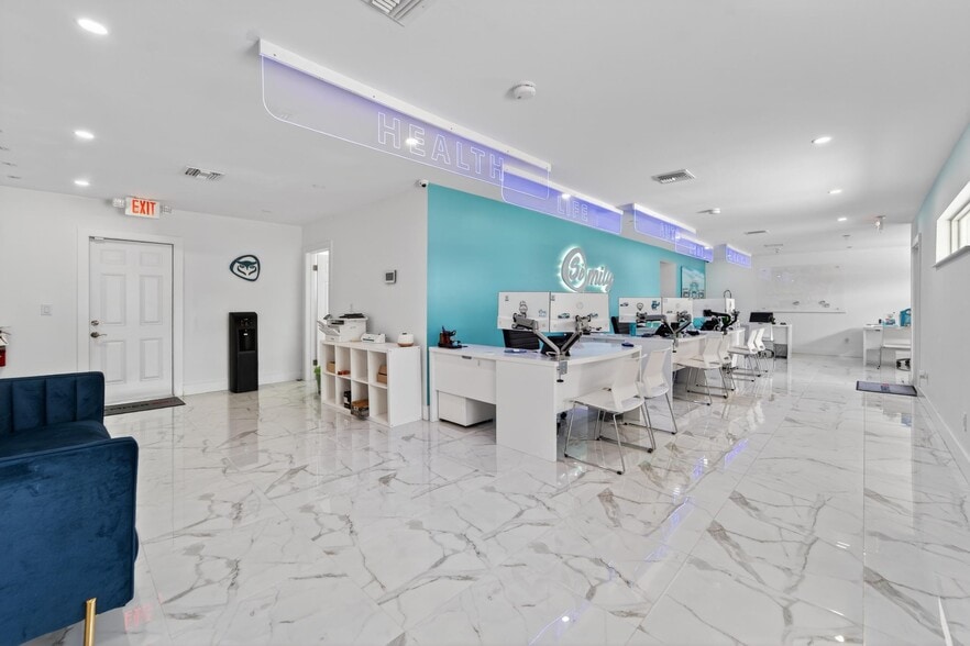 More Photos Of 1233 Bartow Rd, Lakeland Office For Sale