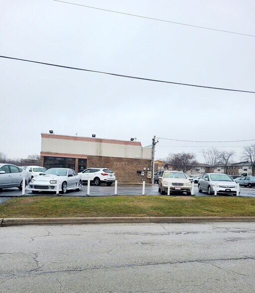 More Photos Of 450 W 34th St, Steger Auto Dealership For Sale