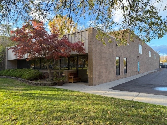 More Photos Of 555 Elmwood Dr, Troy Warehouse For Lease