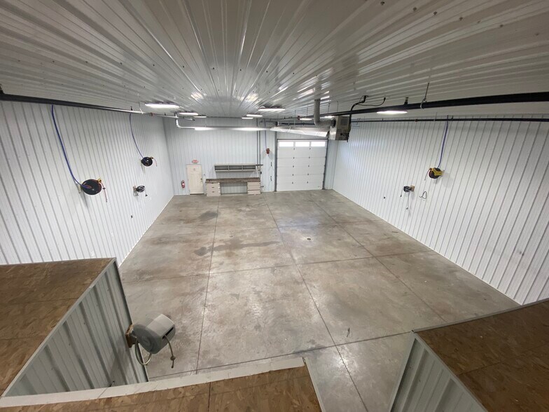 More Photos Of 514 E 9th St, Zumbrota Industrial For Lease